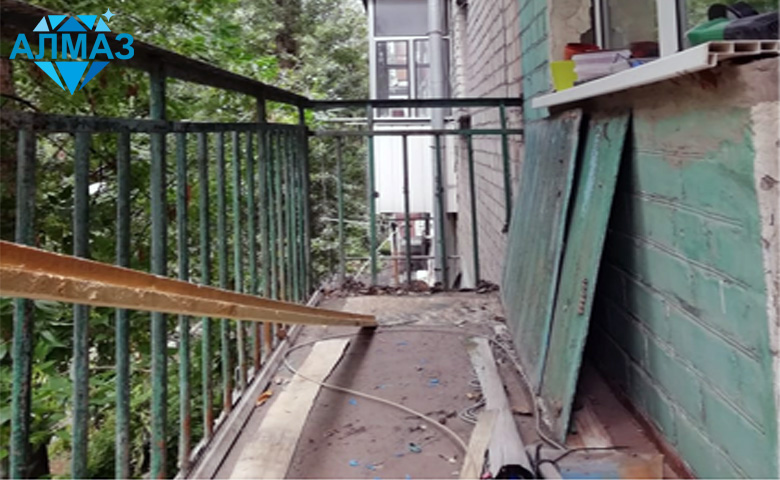 Остекление и отделка балкона пластиковыми панелями